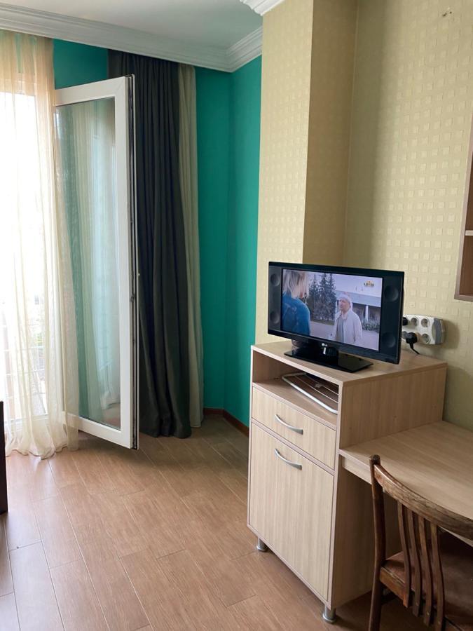 Nina'S Apartment On Gorgasali Batumi Kültér fotó